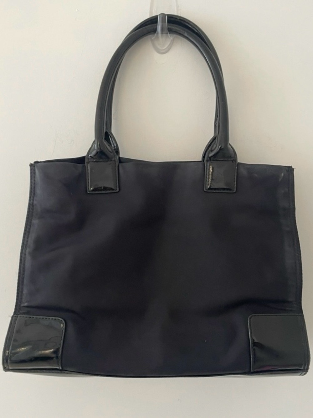 TORY BURCH ELLA TOTE
•BLACK LOGO
•SHOULDER PURSE
•NYLON PATENT TRIM - Picture 2 of 7